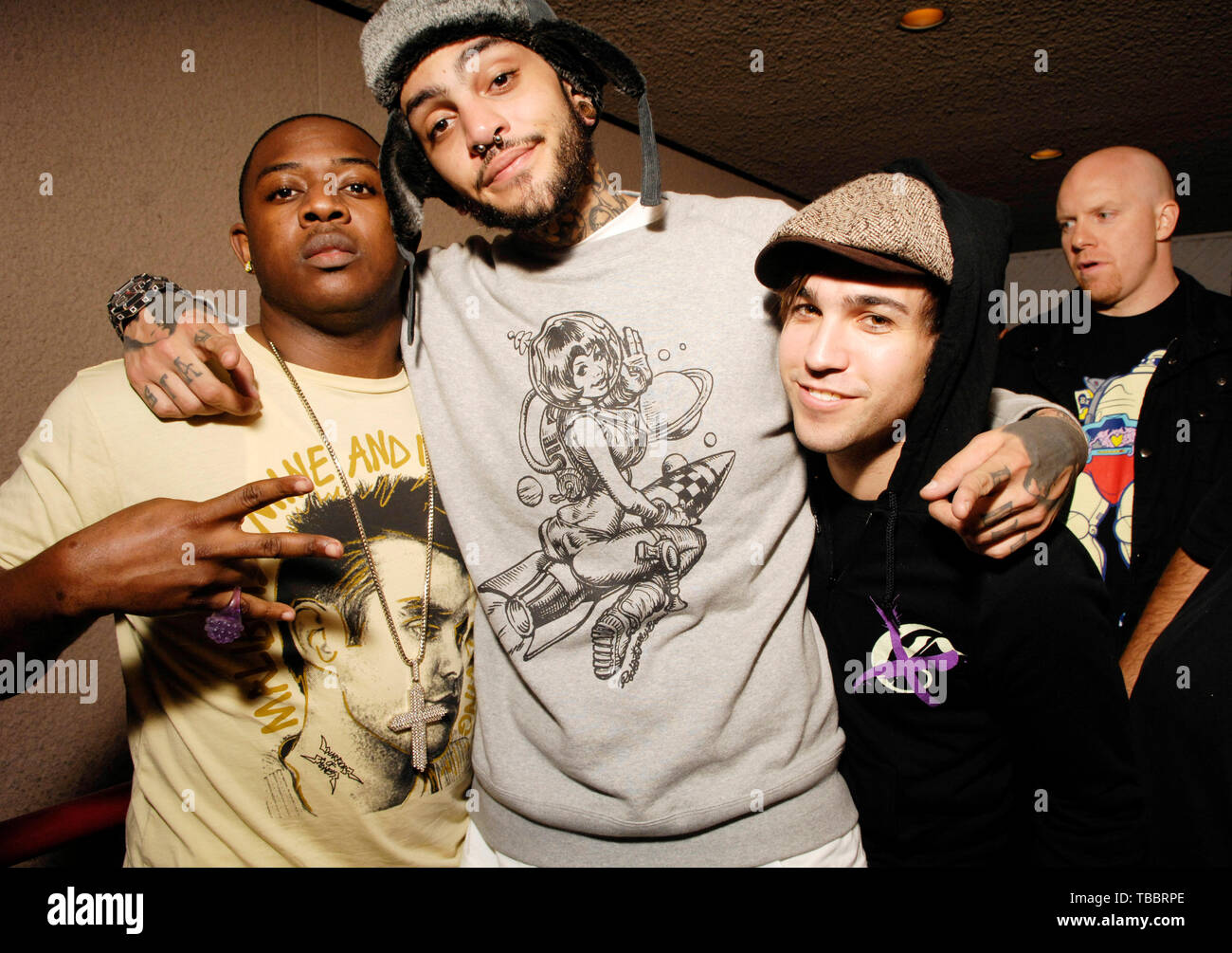 Ritratto esclusivo di musicisti Mack Maine, Travis McCoy e Pete Wentz dietro le quinte Lil Wayne 'Io sono la musica Tour' al Amphitheatre di Gibson Marzo 29, 2009 a Los Angeles. Foto Stock