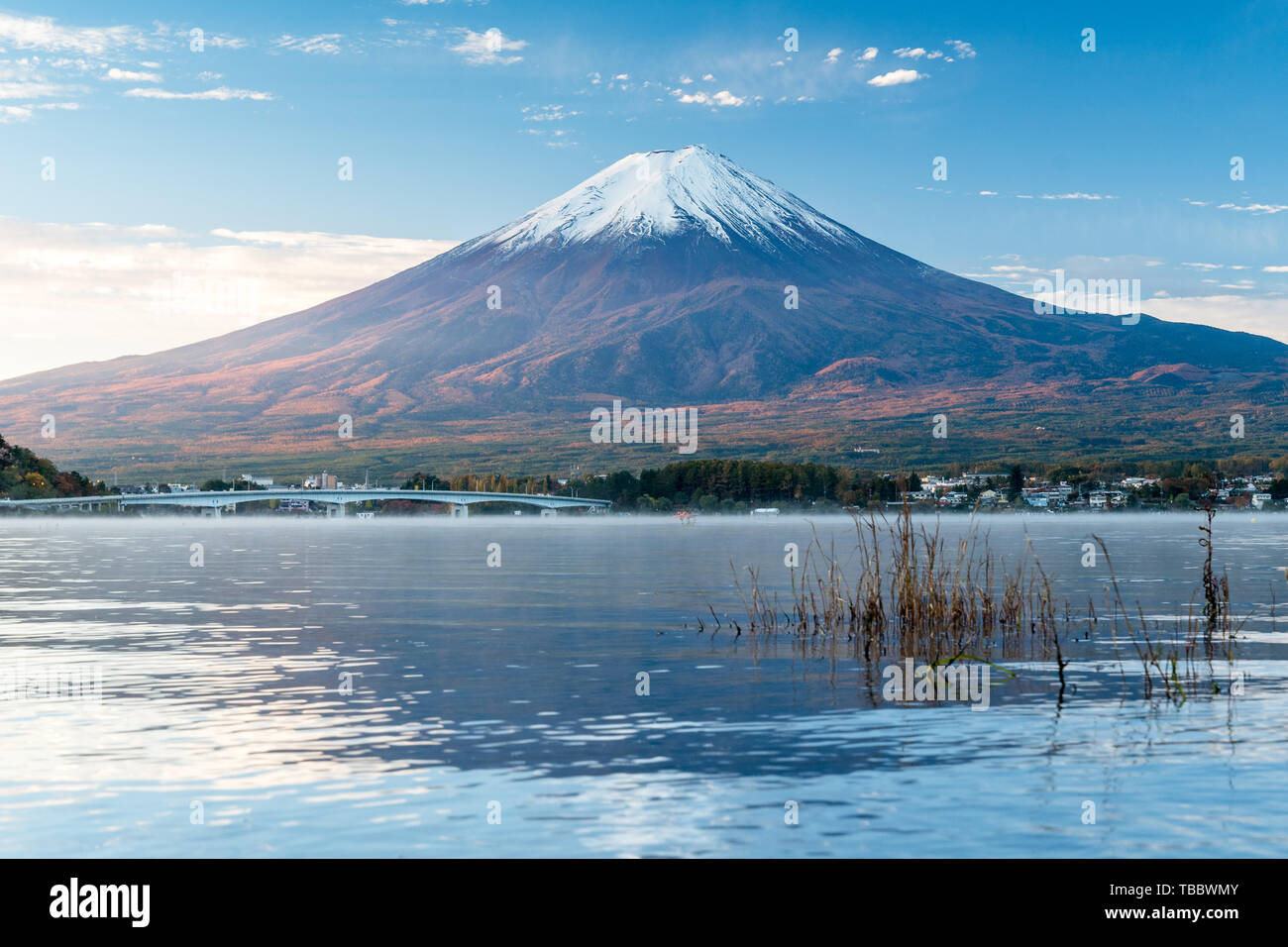 Mattina al Monte Fuji e il Lago Kawaguchiko Foto Stock