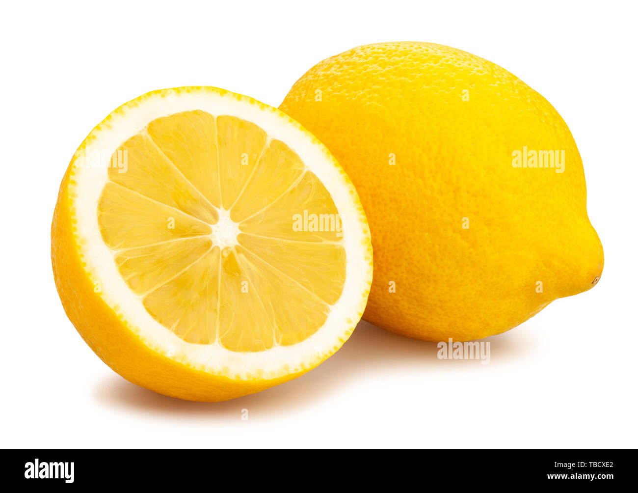 Spicchi di limone percorso isolato su bianco Foto Stock