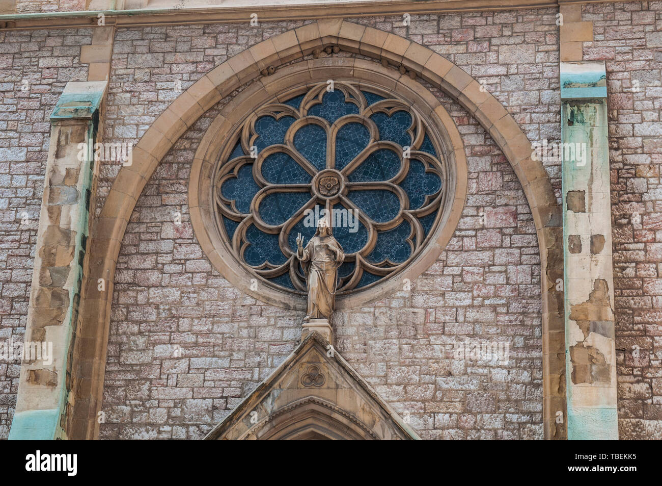 Bosnia: dettagli della Cattedrale del Sacro Cuore, il 1887 chiesa cattolica comunemente indicata come la Cattedrale di Sarajevo, nella città del centro storico Foto Stock