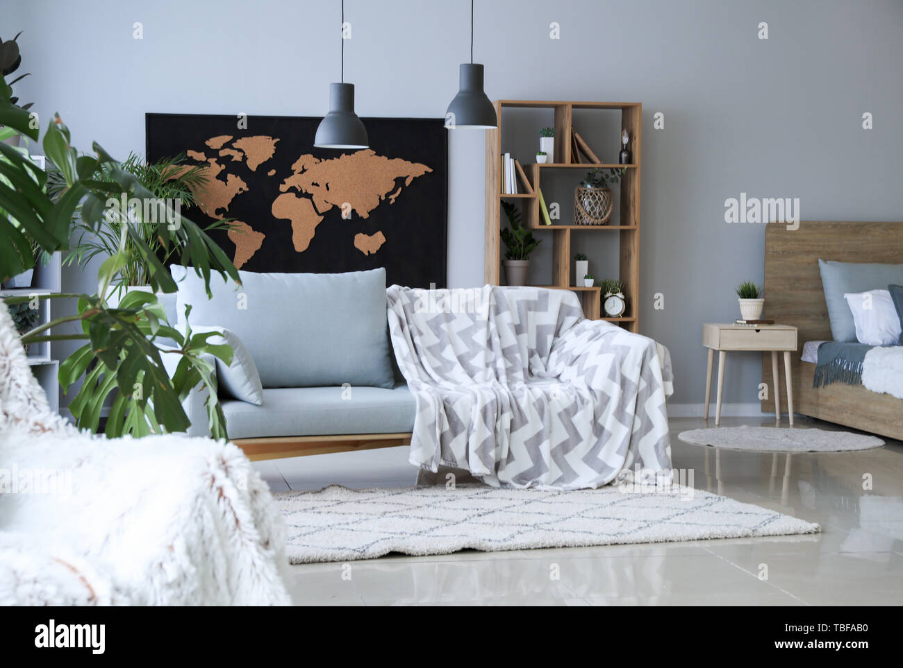 Eleganti interni del moderno appartamento studio Foto Stock