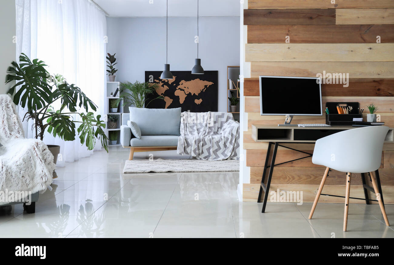 Eleganti interni del moderno appartamento studio Foto Stock