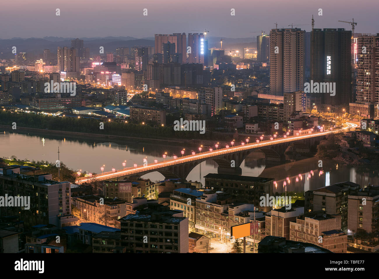 Vista notturna della città di Zijiang, Shaoyang Foto Stock