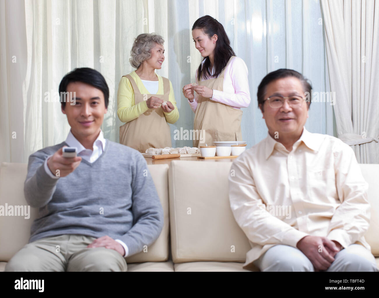 Fare degli gnocchi a casa Foto Stock