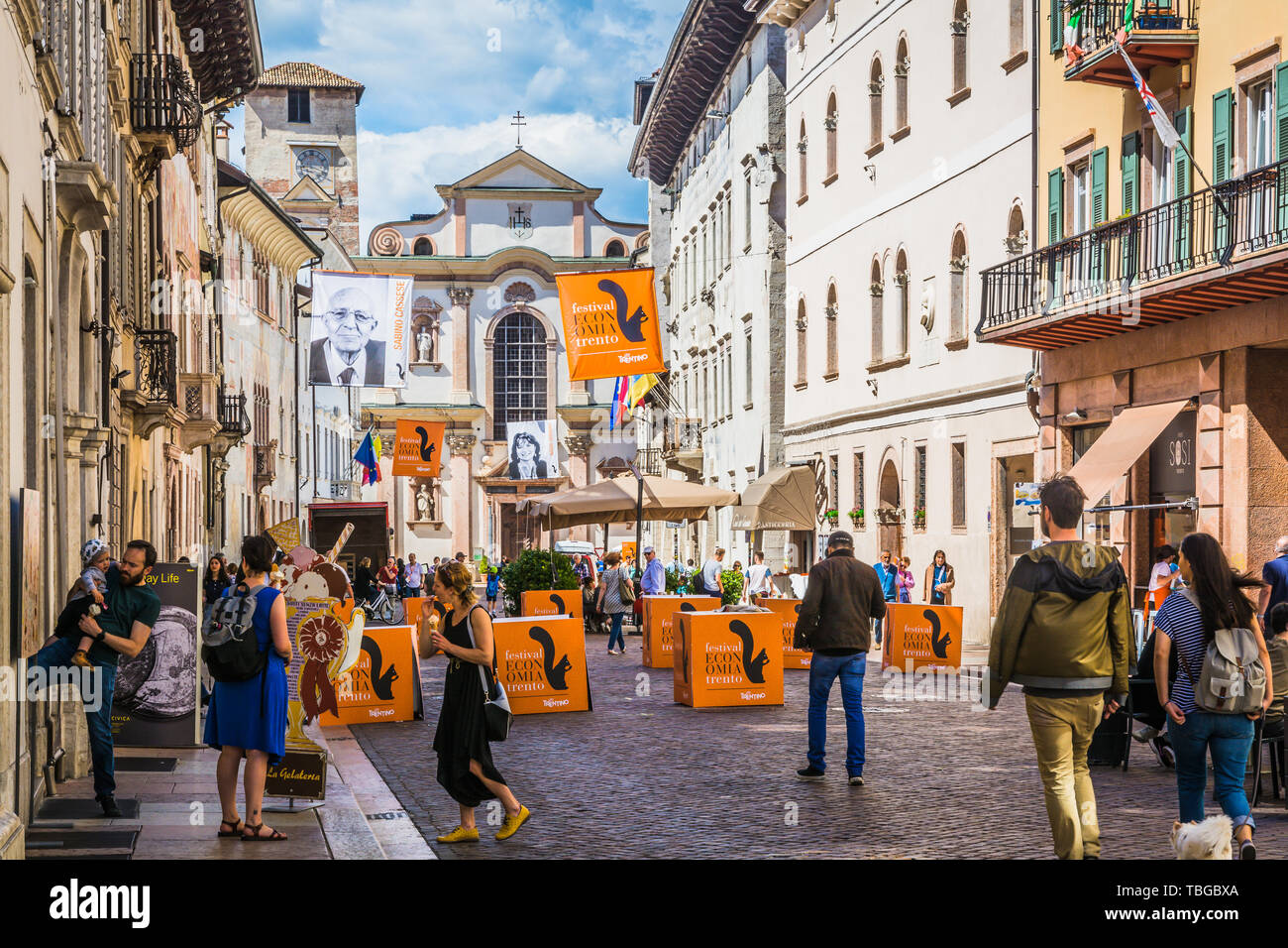 Festival internazionale di economia, via Belenzani, Trento, Trentino Alto Adige, Italia, Europa. Foto Stock