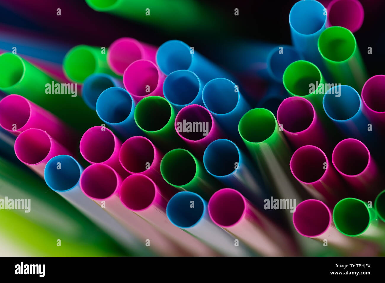 Abstract closeup cime della parte colorata di bere cannucce. Concetto di uso singola, materie plastiche, gratuito e uso di plastica. Foto Stock