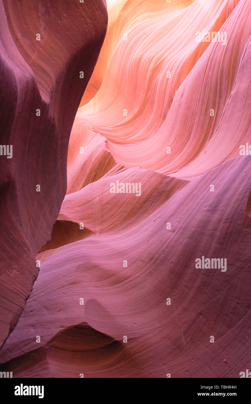 Colorate formazioni rocciose nella Antelope Canyon, Pagina, Arizona, Stati Uniti d'America Foto Stock