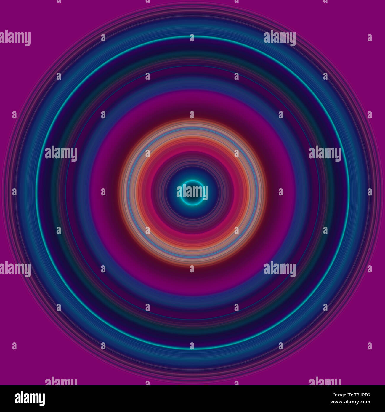 Colorato astratto cerchio luminoso , a strisce radiali texture in viola e toni blu su sfondo magenta. Rotondi Foto Stock