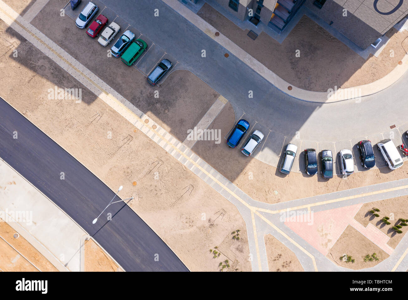 Strada di nuova costruzione complesso residenziale, antenna vista superiore Foto Stock