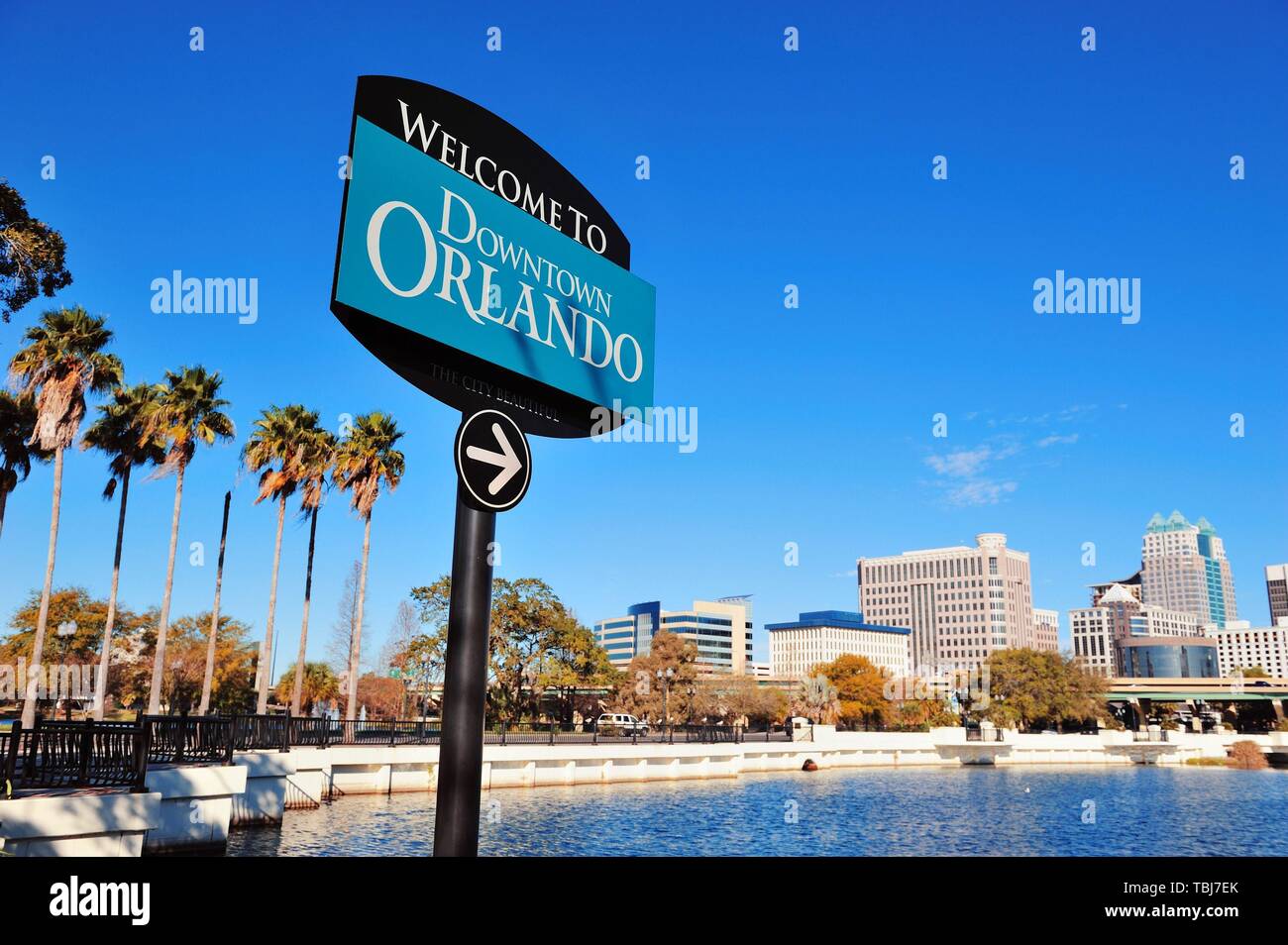 Orlando Downtown segno di benvenuto con scena tropicale Foto Stock