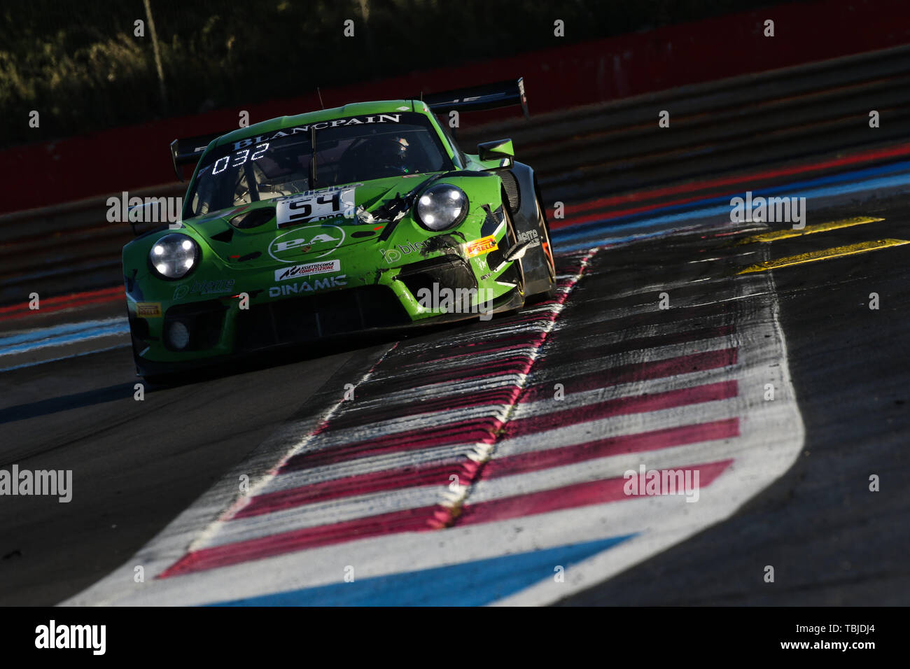 Le Castellet, Francia. Dal 01 Giugno, 2019. Dinamic Motorsport Porsche 911 GT3 R con i piloti Andrea Rizzoli, Zaid Ashkanani & Klaus Bachler durante il Blancpain GT Serie Endurance Cup al circuito del Paul Ricard, Le Castellet Francia il 1 giugno 2019. Foto di Jurek Biegus. Credit: UK Sports Pics Ltd/Alamy Live News Foto Stock