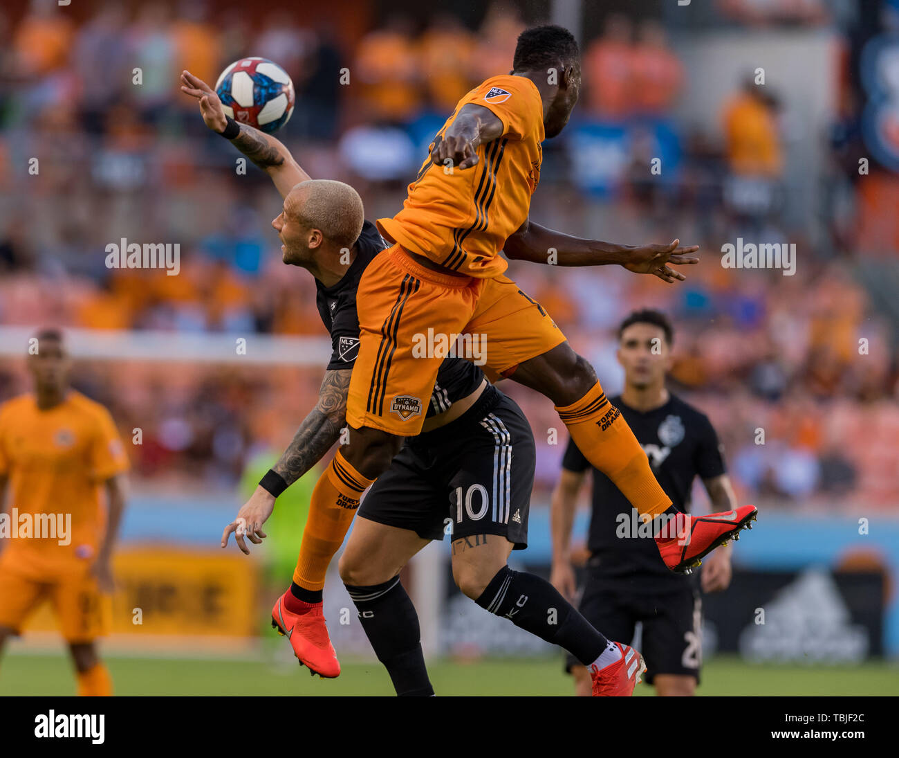 Giugno 01, 2019 Houston Dynamo difensore Maynor Figueroa (15) e Sporting Kansas City centrocampista Yohan Croizet (10) durante una partita tra Sporting Kansas City e Houston Dynamo BBVA Compass Stadium di Houston, Texas. A metà 0-0 Maria Lysaker/CSM Foto Stock