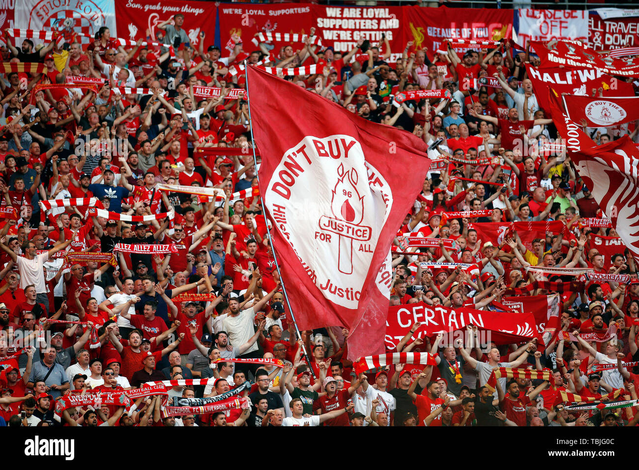Madrid, Spagna. Dal 01 Giugno, 2019. I sostenitori del Liverpool durante il round finale della UEFA Champions League tra Tottenham Hotspur FC e Liverpool FC a Wanda Metropolitano Stadium in Madrid. Punteggio finale: Tottenham Hotspur FC 0 - 2 Liverpool FC. Credito: SOPA Immagini limitata/Alamy Live News Foto Stock