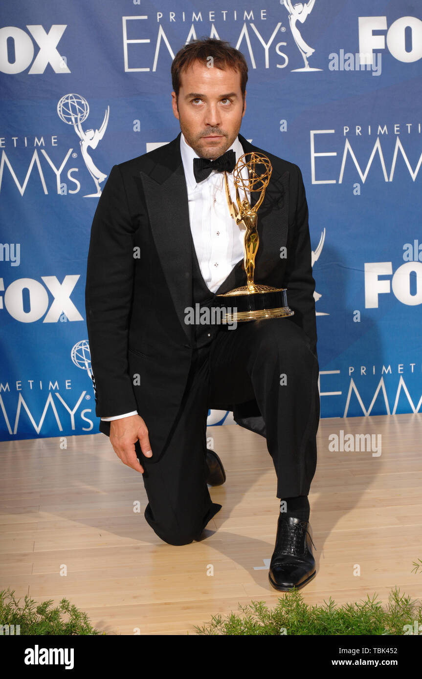 LOS ANGELES, CA. 17 settembre 2007: Jeremy Piven alla 59a Primetime Emmy Awards presso lo Shrine Auditorium. © 2007 Paul Smith / Featureflash Foto Stock