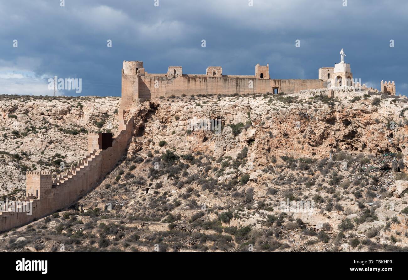 Muralla de Jayran, fortilizio medievale La Alcazaba de Almeria, Andalusia, Spagna Foto Stock