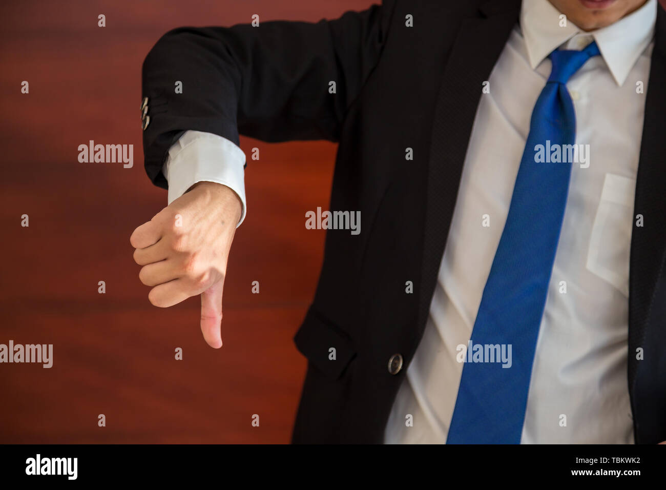 Imprenditore gesti disprezzare la provocazione Foto Stock