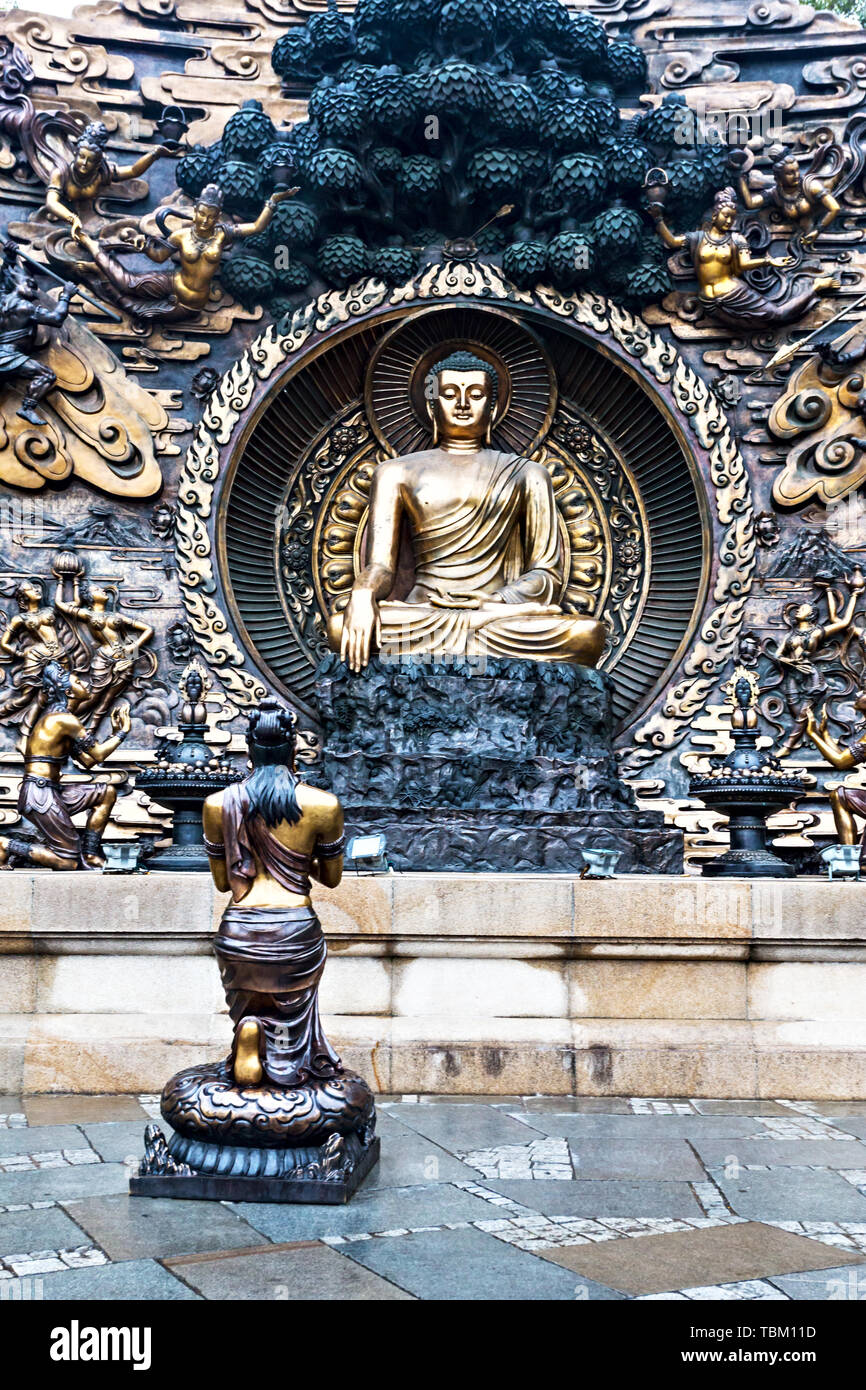 Linshan Cina - Febru ary 05,2014: buddha rameico in tempio di Fe Foto Stock