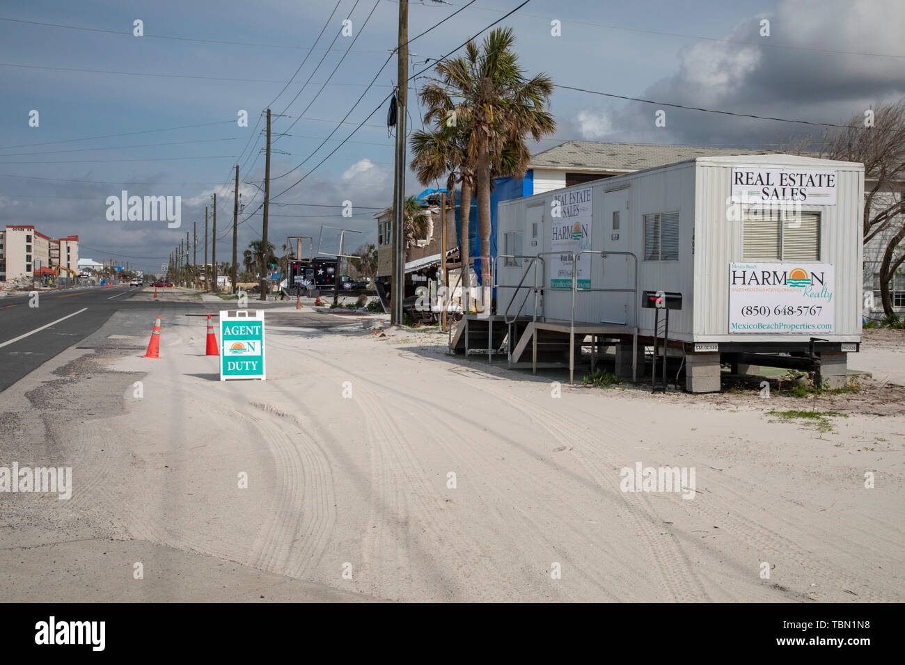 Messico Beach, Florida - Distruzione da uragano Michael è diffusa sette mesi dopo la categoria 5 tempesta ha colpito la Florida Panhandle. Un vero est Foto Stock