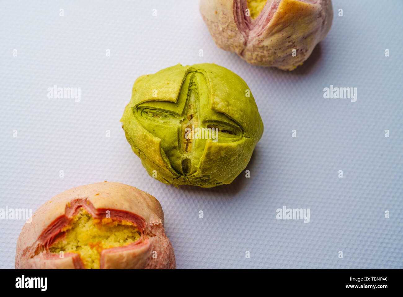 A bocca aperta la pasticceria Foto Stock