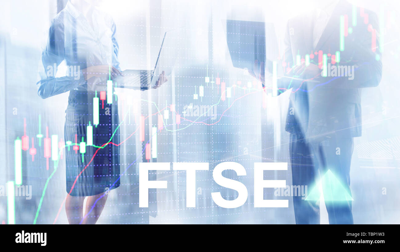 FTSE 100 Financial Times Stock Exchange Index Regno Unito Regno Unito Inghilterra investimento Concetto di Trading con grafico e grafici. Foto Stock