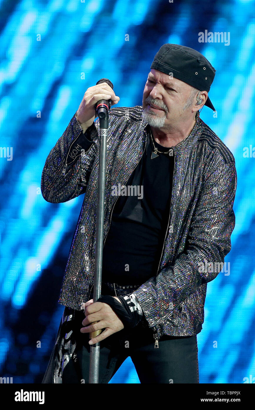 Milano, Italia. 02Giugno, 2019. concerto vasco rossi San Siro Milano # vascononstoplive19 Credit: Indipendente Agenzia fotografica/Alamy Live News Foto Stock