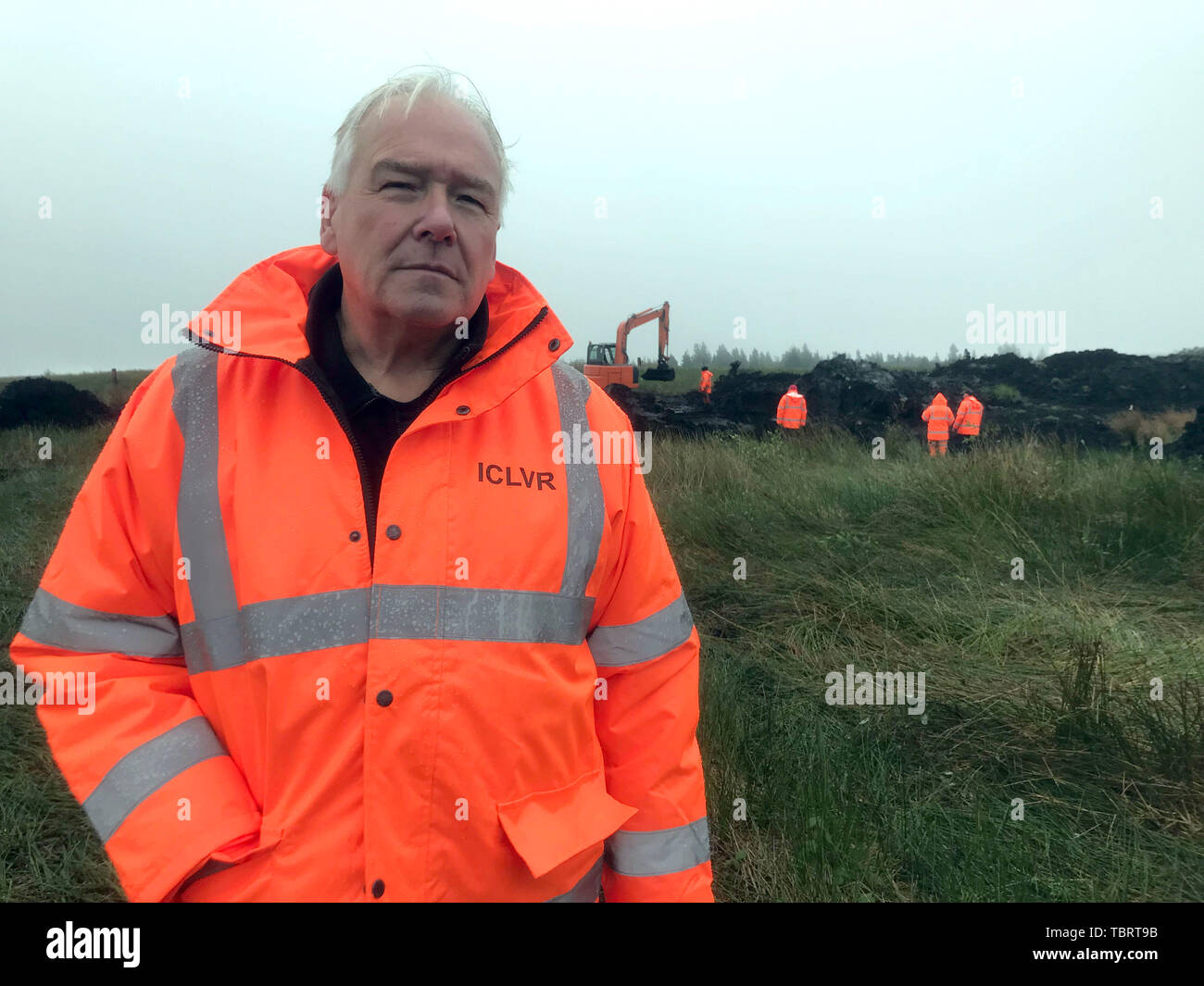 È sotto embargo per 0001 Martedì 04 Giugno Jon Hill, ricercatore senior con la commissione indipendente per la posizione delle vittime rimane a Bragança Bog, Co Monaghan dove una news ricerca ha iniziato per il corpo di adolescente Columba McVeigh, uno di in Irlanda del Nord la scomparsa, che è stato assassinato e segretamente sepolte dall'IRA provvisorio oltre 40 anni fa. Foto Stock