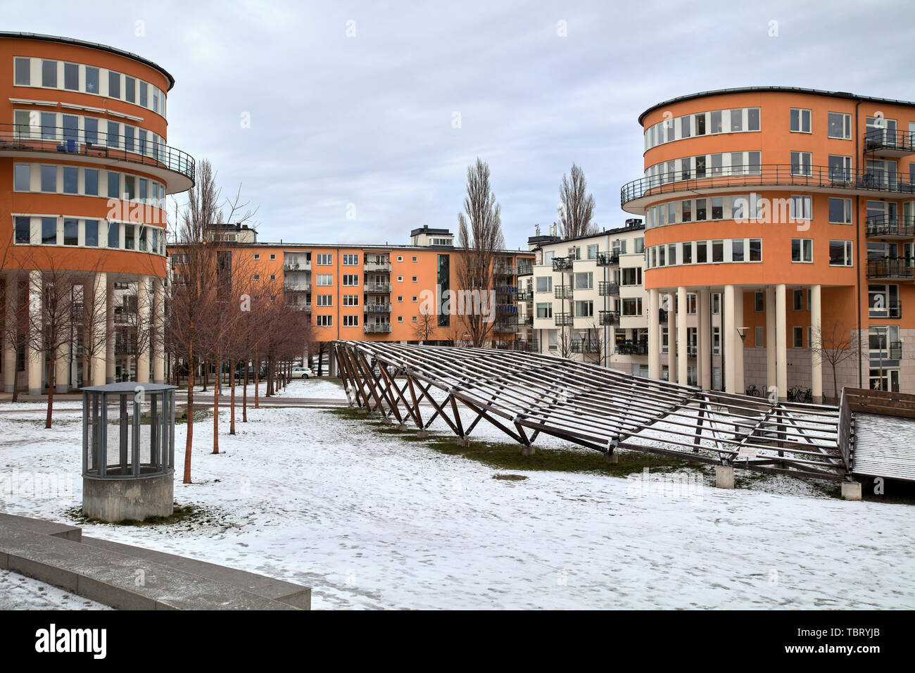 Edifici intorno Starrängen in Östermalm, Stoccolma, durante una giornata invernale Foto Stock
