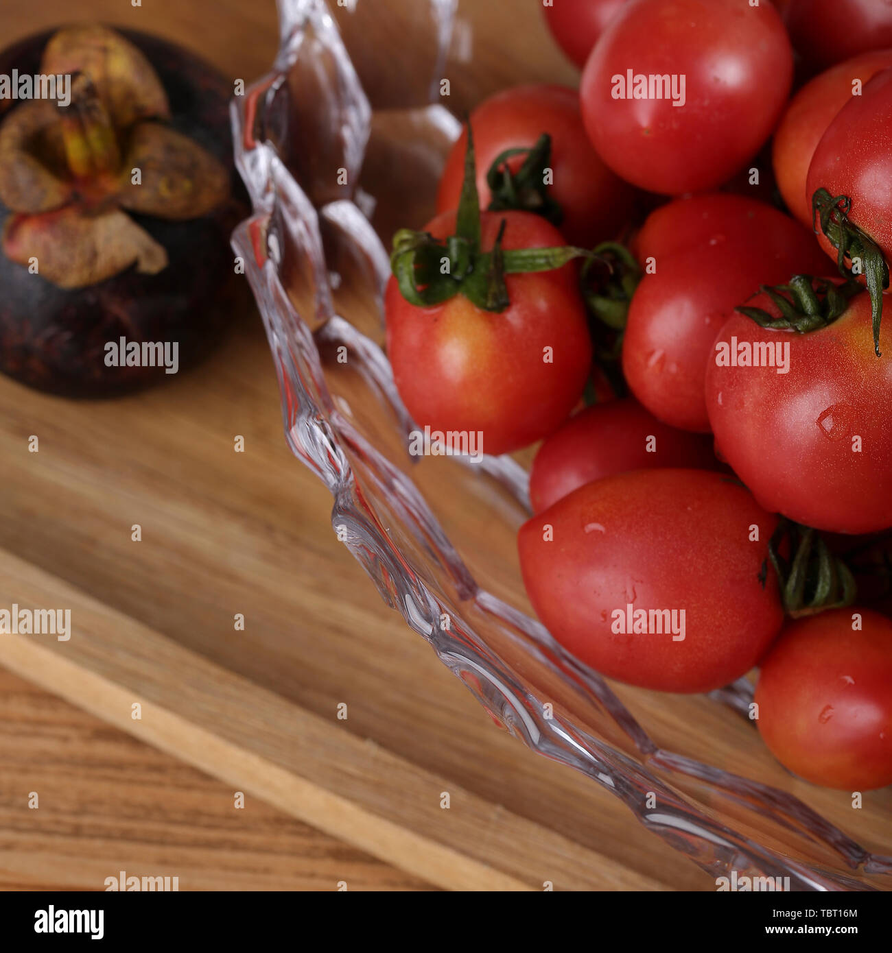 Vetro piatto di frutta con frutta Foto Stock