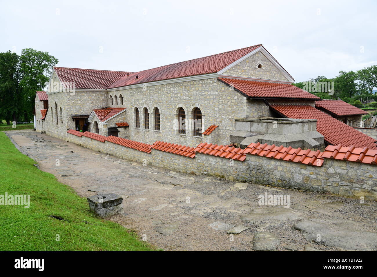 Carnuntum, Austria Inferiore - Maggio 2019: Completamente ricostruito case su e da scavi archeologici del centro amministrativo del Romano Foto Stock