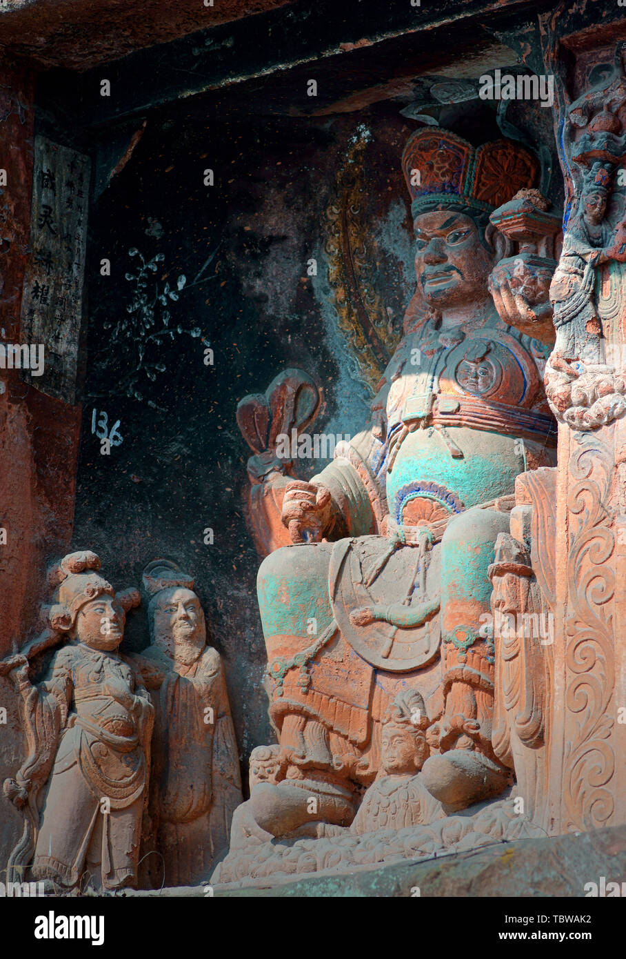 Scultura in pietra dei mille Buddha scogliere in Jiajiang County, Leshan Foto Stock