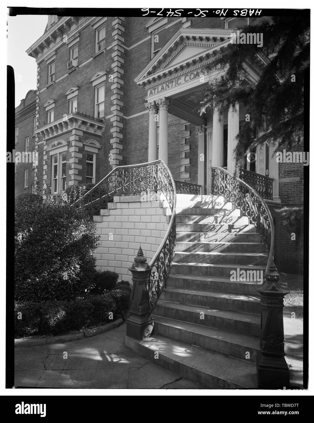 INGRESSO PRINCIPALE, NORTH (FRONT) ELEVATION Francis Silas Rogers Mansion, 147149 Wentworth Street, Charleston, Charleston County, SC Foto Stock