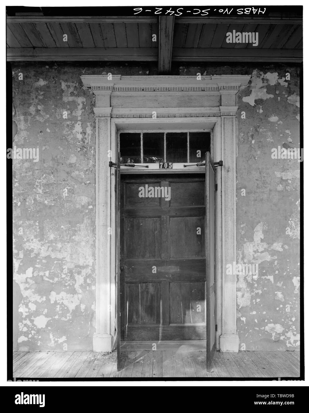 INGRESSO PRINCIPALE, SOUTH (FRONTE) ELEVATION Elizabeth Barnwell Gough House, 705 Washington Street, Beaufort, Beaufort County, SC Gough, Elizabeth Barnwell Barnwell, Nathaniel Barnwell, Jack Brooker, Colin Brooker, Jane Bruce Historic Beaufort Foundation, sponsor Price, Virginia Barrett, Transmitter Boucher, Jack e, Fotografo Brooker, Colin, storico Bayless, Charles N, fotografo Foto Stock