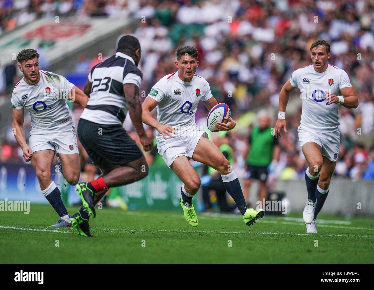 I pontili O'Conor visto in azione durante l'Inghilterra v barbari Quilter Cup a Twickenham a Londra. Inghilterra battere i barbari 51-43 Foto Stock