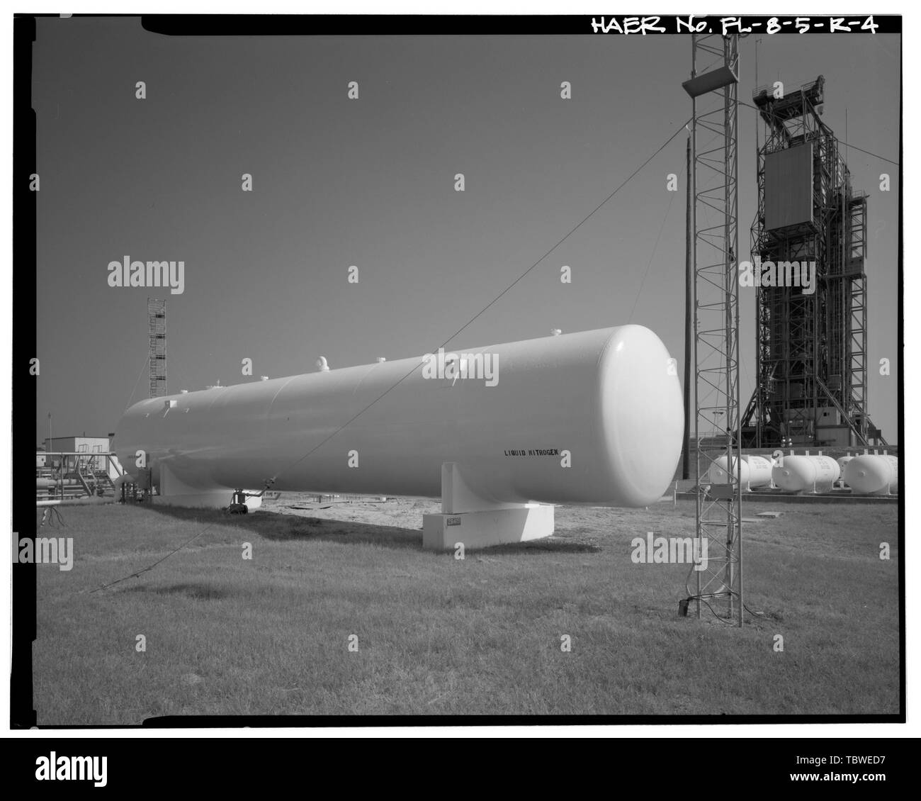 SERBATOIO PRINCIPALE DI AZOTO LIQUIDO, VISTA LATO SUD VERSO NORD. Cape Canaveral Air Station, Launch Complex 17, Facility 28419, East End of Lighthouse Road, Cape Canaveral, Brevard County, Florida Foto Stock