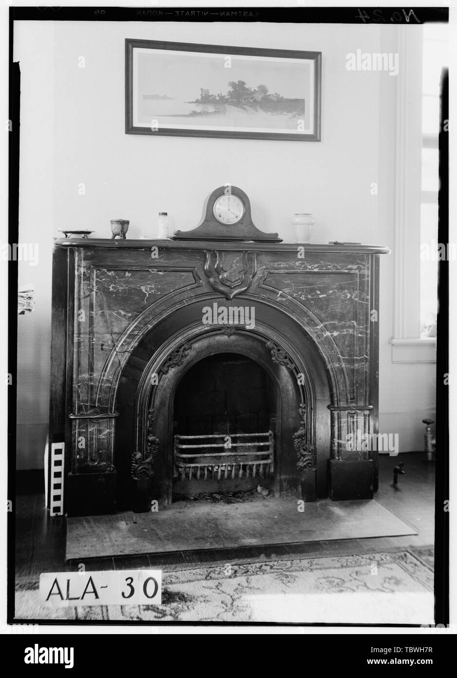 Storici edifici americano sondaggio E. W. Russell, fotografo, Giugno 7, 1935 MANTEL IN MARMO E CAMINO OVEST camera posteriore, primo piano Giudice John Casa di Bragg, 1906 Spring Hill Avenue, Mobile, County, AL Foto Stock