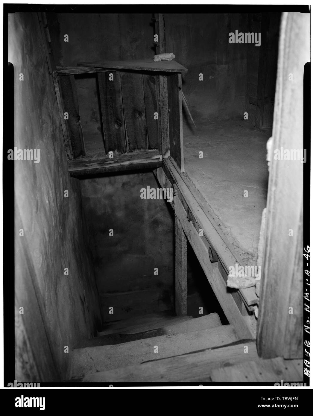 MCDONALD RANCH VISTA INTERNA DELLA CASA DI GHIACCIO, che mostra le scale che portano al piano seminterrato White Sands Missile Range, Trinità, sito in prossimità di percorsi 13 e 20, sabbie bianche, Dona Ana County, NM Foto Stock