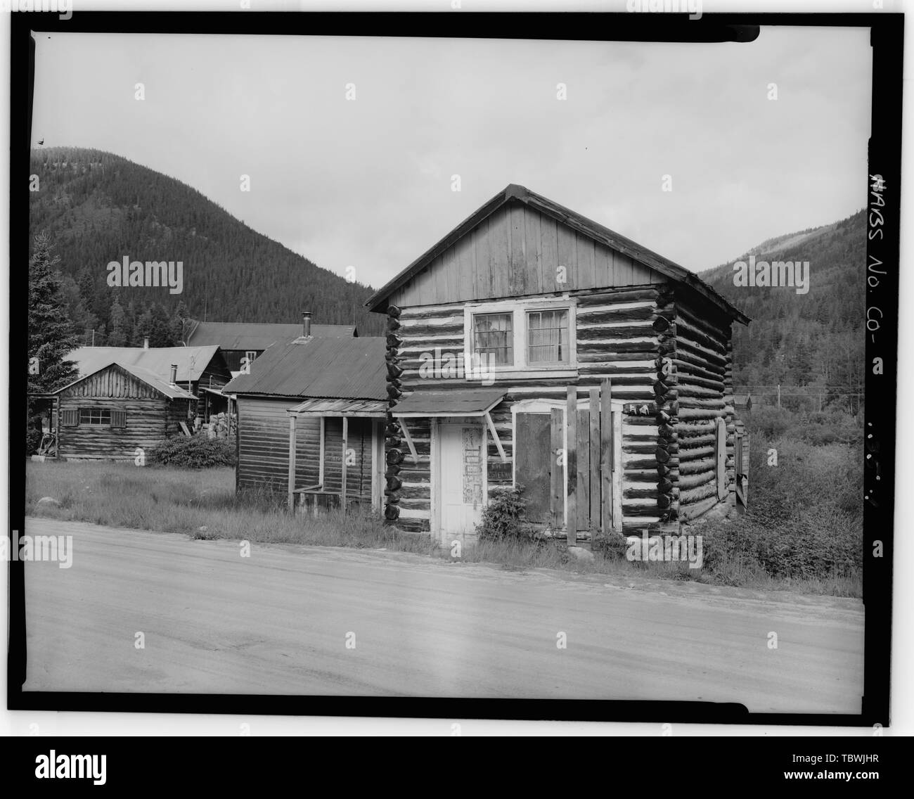 Casa MCKENZIEOTTOSON, visualizzazione di nord-est ovest McKenzieOttoson House, Poplar Street, lato nord, Sant Elmo (storico), Chaffee County, CO Foto Stock