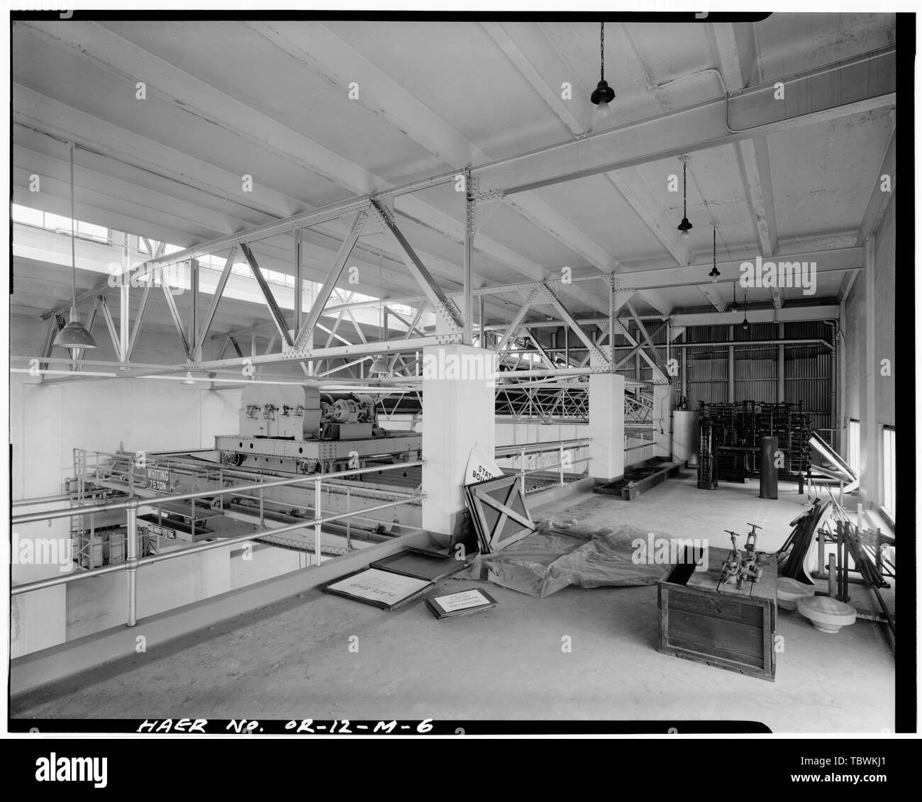 MEZZANINE, guardando a sud-est di Portland General Electric Company, potente estensione, 1841 Southeast Water Street, Portland, Multnomah County, o Foto Stock