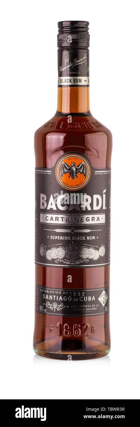 Chisinau in Moldova - 16 Novender 2017: Bottiglia di Bacardi Carta Negra  Rum Foto stock - Alamy