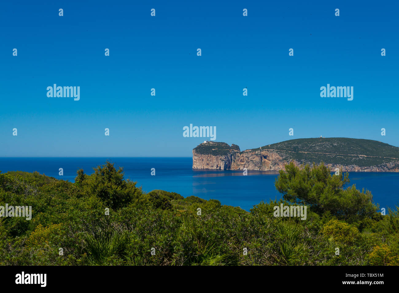 Il paesaggio della costa di Capo Caccia, in Sardegna, visto dalla Punta Giglio Foto Stock