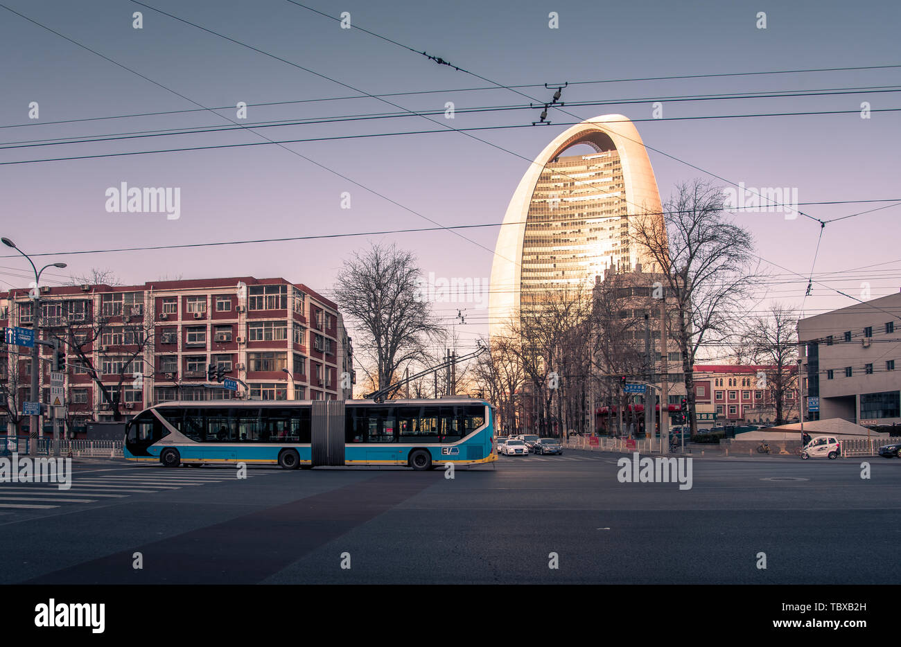 Per le strade di Pechino, filobus Foto Stock