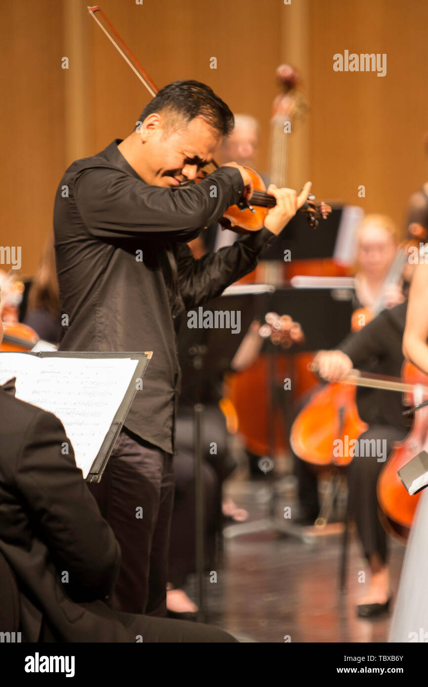 Erhu e ensemble di violino Foto Stock