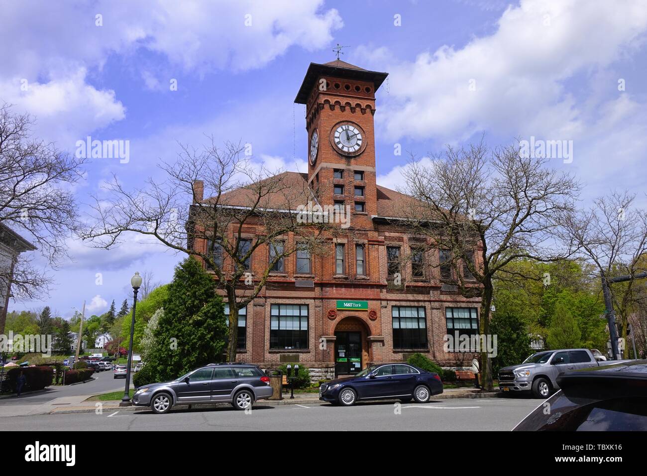 M&T Bank building con clock tower, Skaneateles, New York Foto Stock