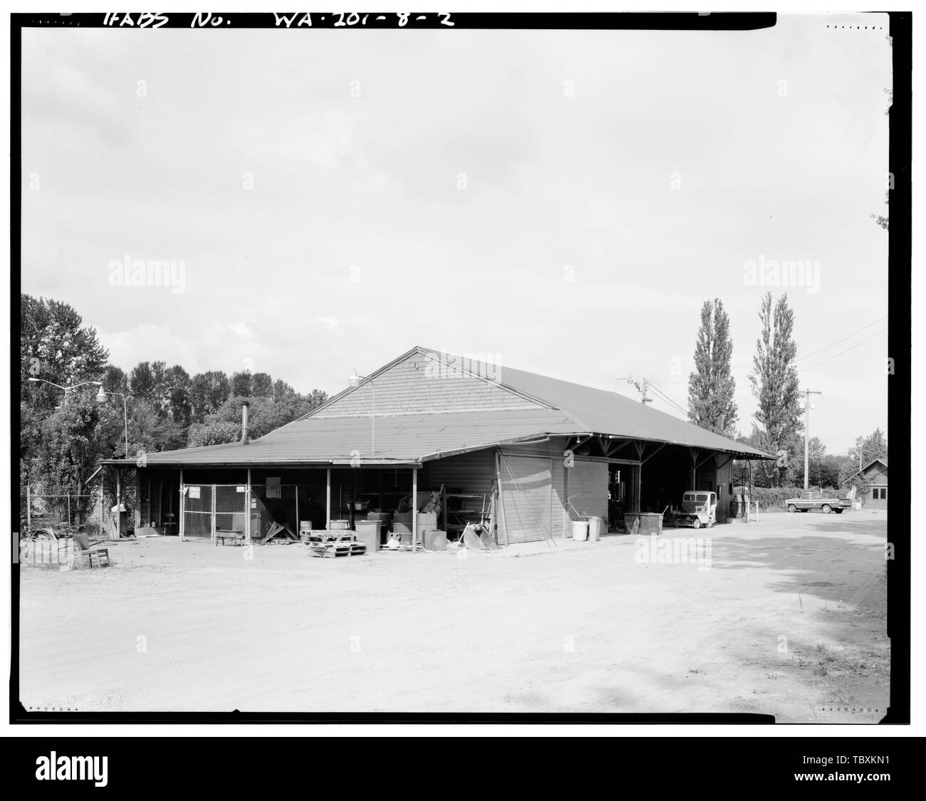 Officina meccanica. SE angolo. La fotocamera ha sottolineato NW. (Luglio 1993) Longacres, meccanico del negozio, 1621 Southwest sedicesimo Street, Renton, King County, WA Gill, Barry Lee, trasmettitore Foto Stock