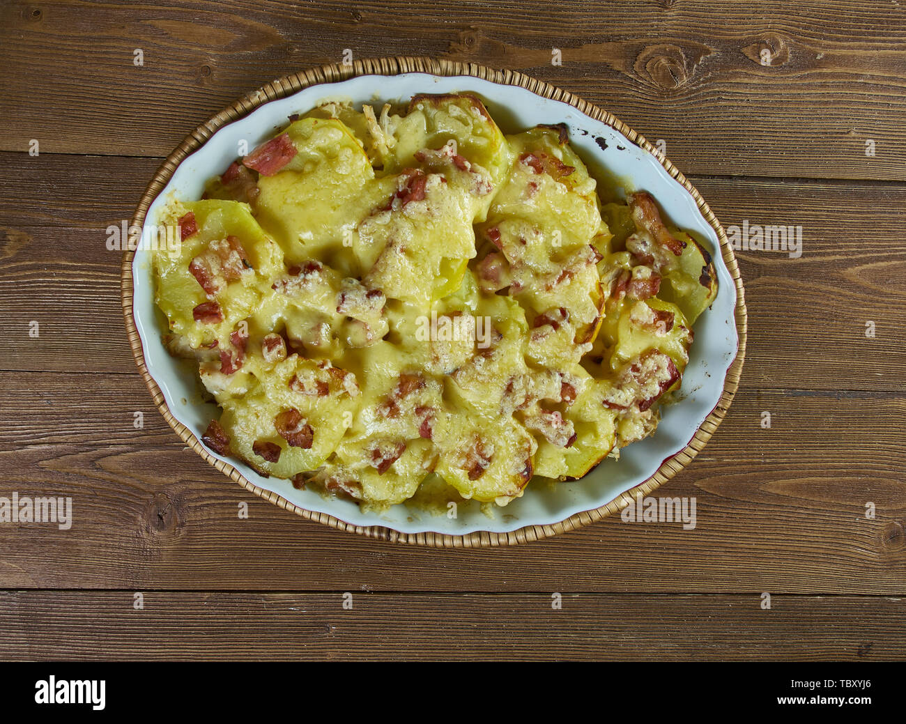 Pollo, Tartiflette Francese pollo al gratin Foto Stock