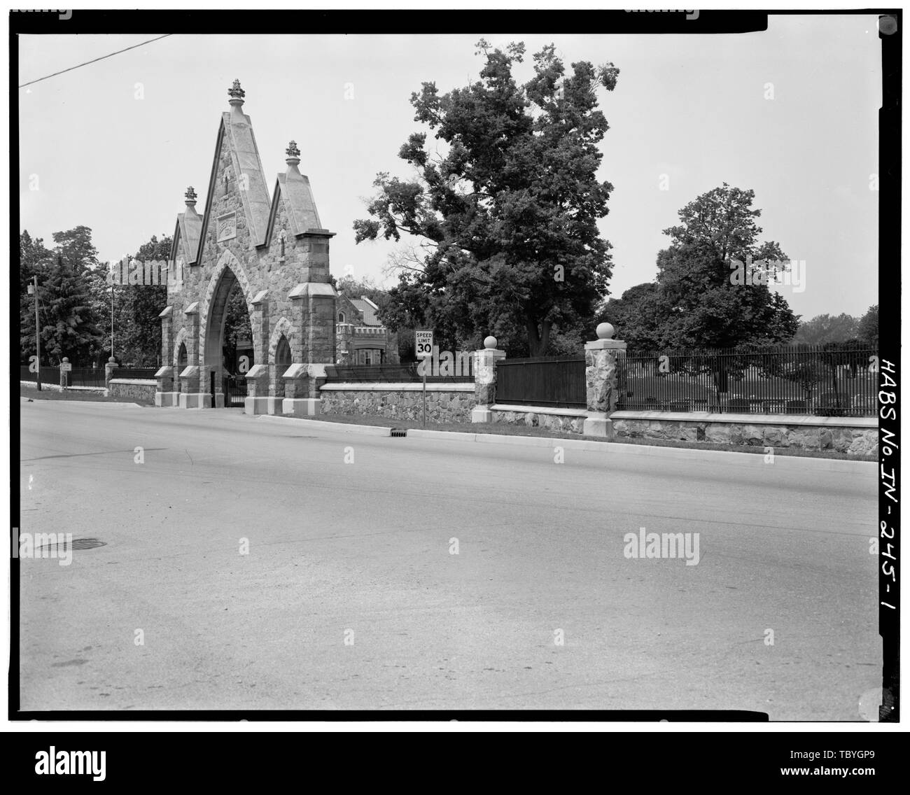 Cancello principale vista guardando verso nord-ovest Faggeto cimitero, 353 Kilgore Avenue, Muncie, Delaware County, in Foto Stock