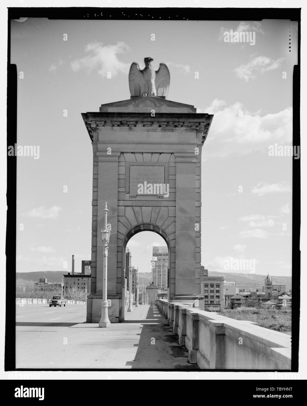 Market Street Bridge Spanning ramo nord del fiume Susquehanna, WilkesBarre, Luzerne County, PA Carrere e Hastings, architetti Atherton, Thomas H Davis, Benjamin Herman Rae, Walter S Carol A. Benenson e Associates, Wynnewood, PA, imprenditore Lavalley, M Pilar, trasmettitore Tanner, Lewis, fotografo Perloff, Carol Benenson, storico Foto Stock