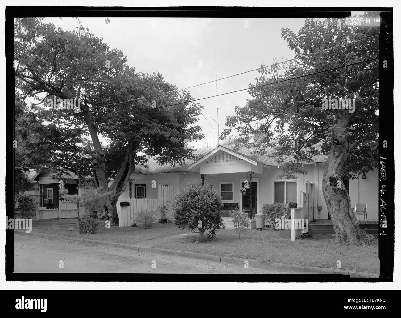 Mill lavoratore alloggiamento per Lincoln frantoio situato a 115 Re Ave. Nota che 115 King è nel mezzo di una fila di onestory attaccato abitazioni 115 Re Avenue (Casa), , Huntsville, Madison County, AL Foto Stock