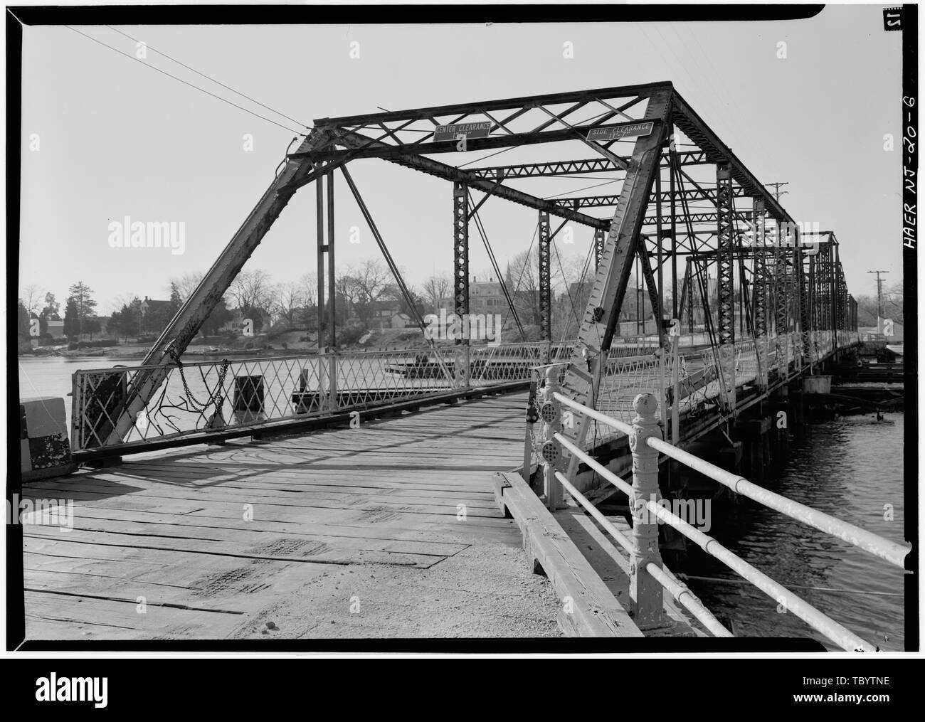 Estremità Nord del ponte sul fiume Maurice Pratt ThroughTruss Swing bridge spanning Maurice River, Mauricetown, Cumberland County, NJ Foto Stock
