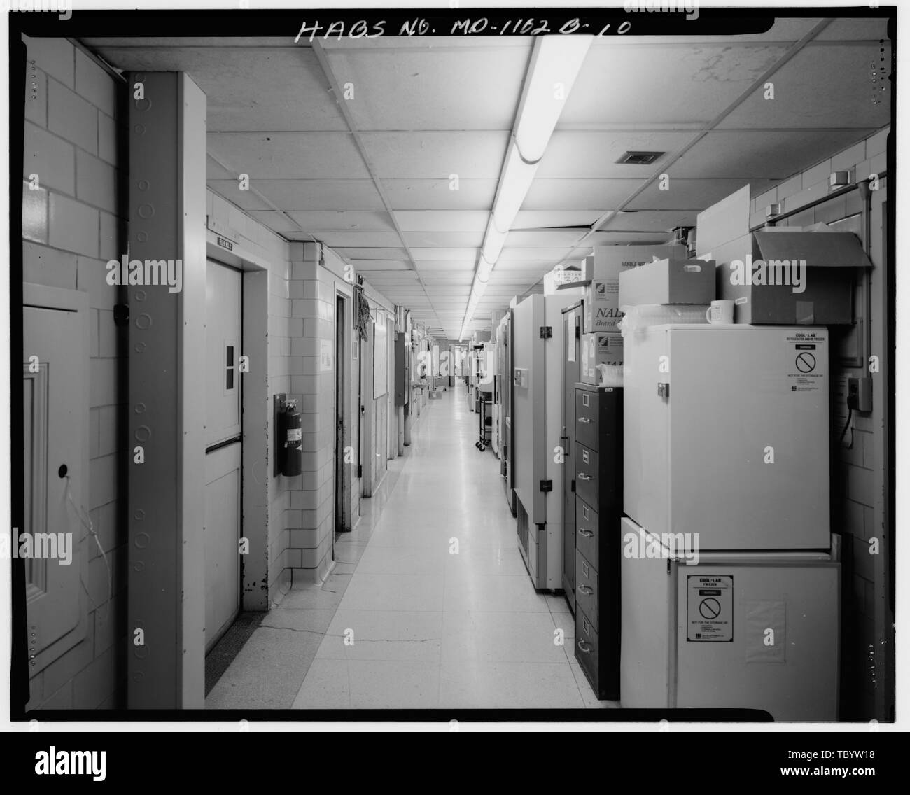 Gli istituti nazionali di Sanità, Istituto Nazionale contro il cancro, 9000 Rockville Pike, Bethesda, Montgomery County, MD Simon, Louis Adolphe George A. Fuller Company Voegtlin, Carl Parran, Thomas Wilson, Luca mi Morgenthau, Henry Robinson e Associates, Inc., imprenditore Oudens e Knoop, architetti, PC, imprenditore Edgington, Justin B, campo squadra Bobeczko, Laura L, campo squadra Robinson, Judith H, project manager Dyer, Delores, trasmettitore Smalling, Walter, fotografo Brierton, Joan M, storico Foto Stock